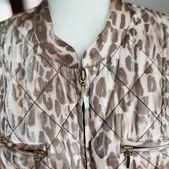 NWOT Chico’s Leopard Print Quilted Vest - Picture 2 of 8